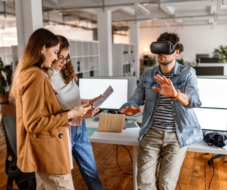 Immersive learning experience in an LXP using VR and hands-on practice